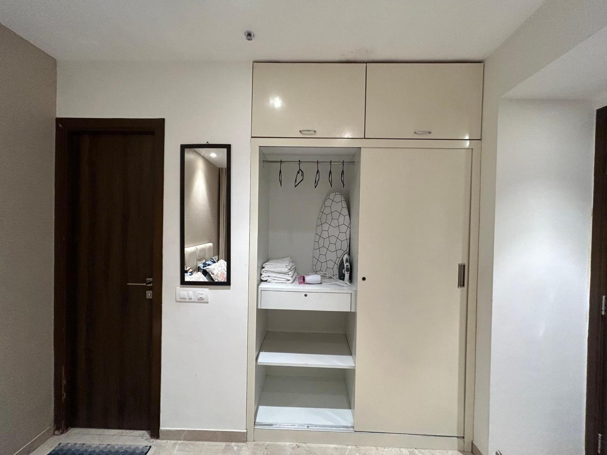 Apartament 1bhk In Hiranandani Powai G